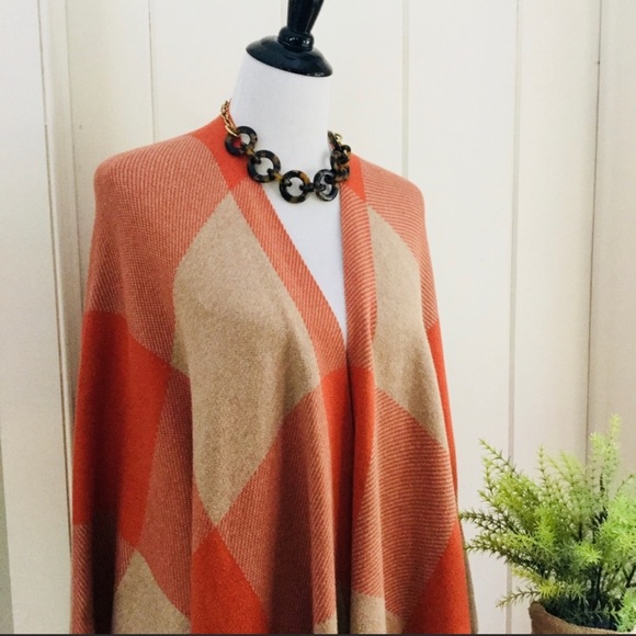🎉HOST PICK 💓 Talbots Orange Plaid Poncho Shawl - Picture 9 of 9
